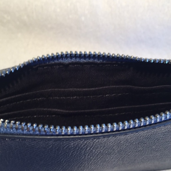 ‼️SOLD‼️ Authentic Coach Wristlet -Navy - Picture 6 of 7